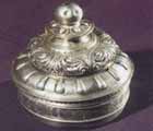 Píxide de plata del siglo XVI